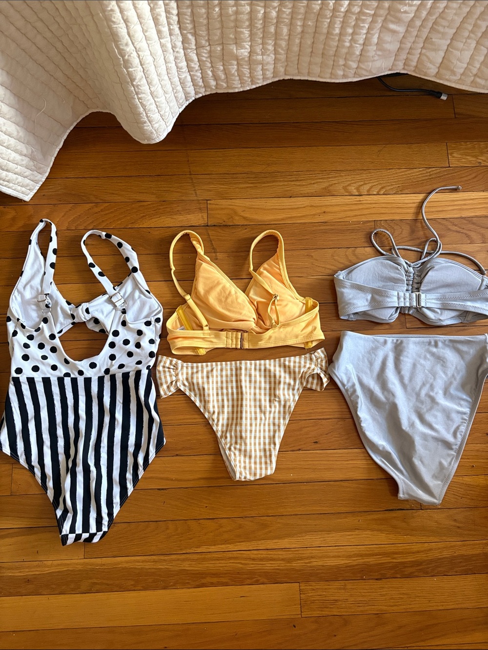 Swimsuits bundle - Picture 2 of 5